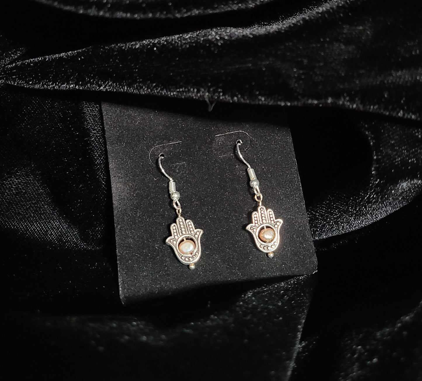 Hands of Fatima earrings bearing freshwater pearl